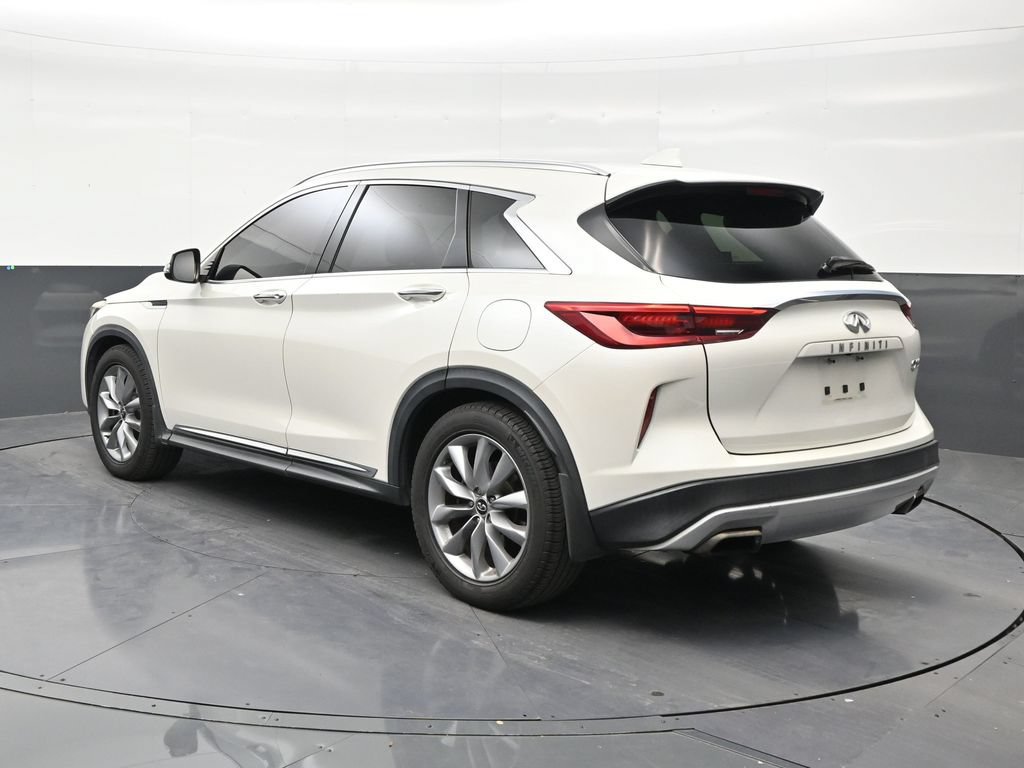 Used 2019 INFINITI QX50 Luxe w/ Navigation Package FWD image 3