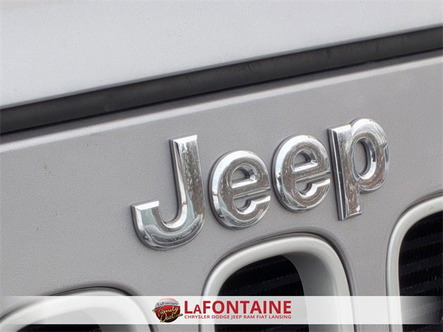 Used 2018 Jeep Wrangler Unlimited Sahara w/ Connectivity Group image 10