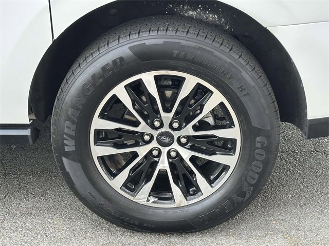 Used 2025 Ford Expedition Max Platinum image 29