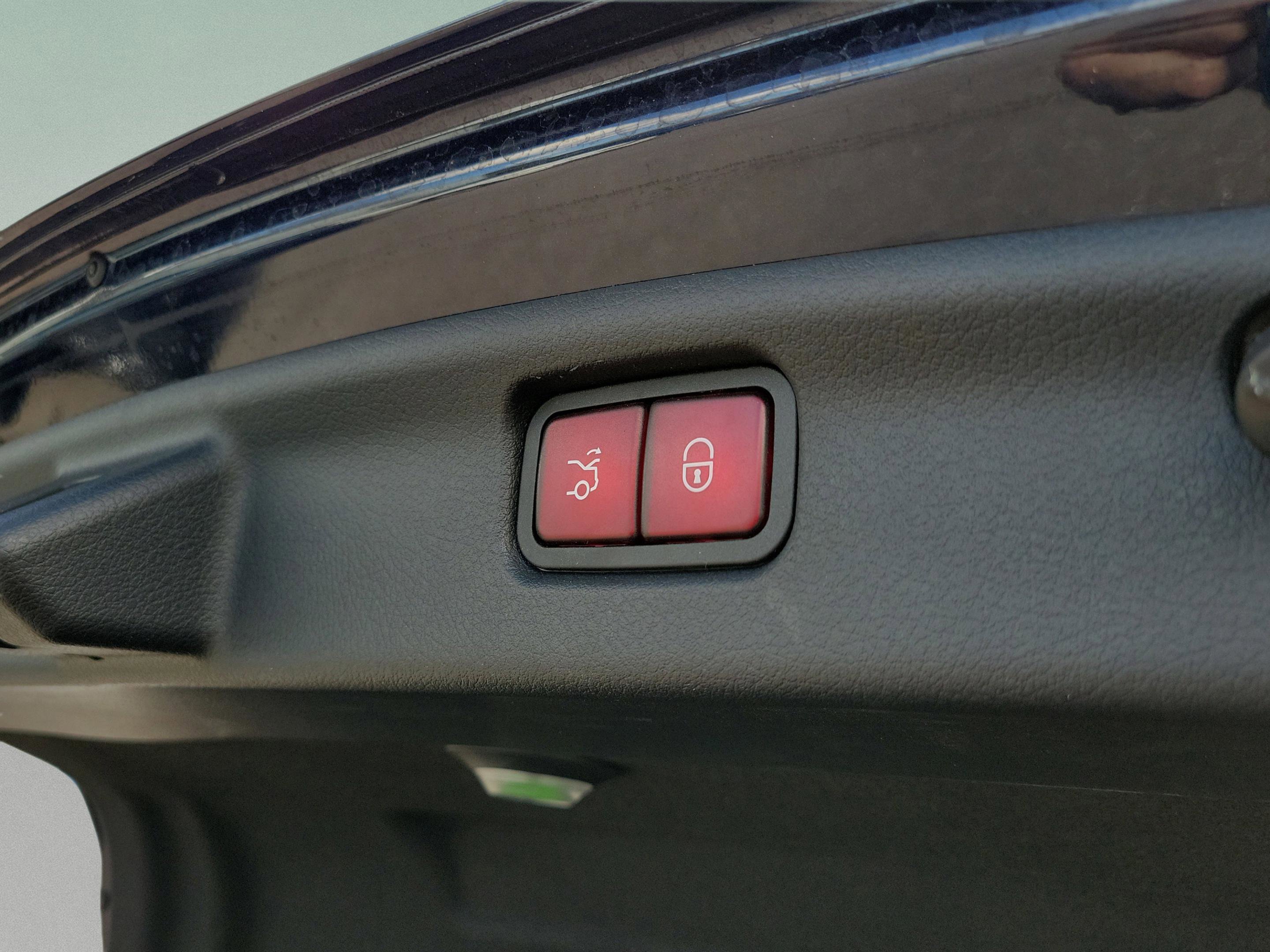 Certified 2023 Mercedes-Benz C 300 Sedan w/ Exclusive Trim Package image 6