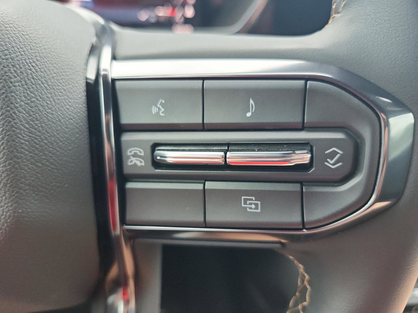 Certified 2025 GMC Canyon AT4 w/ Nightfall Edition AWD/4WD image 22