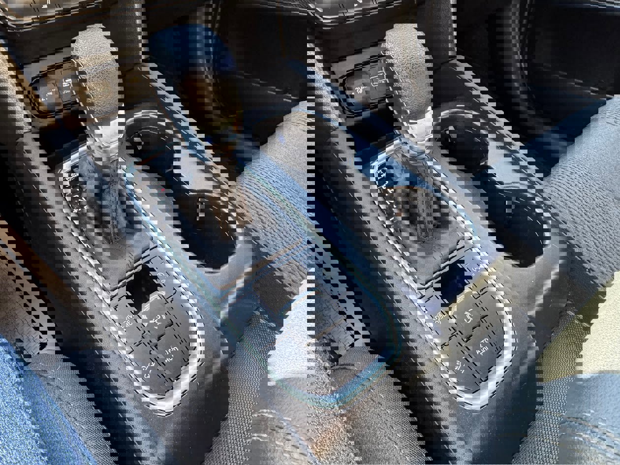 Used 2019 Hyundai Santa Fe SEL image 16