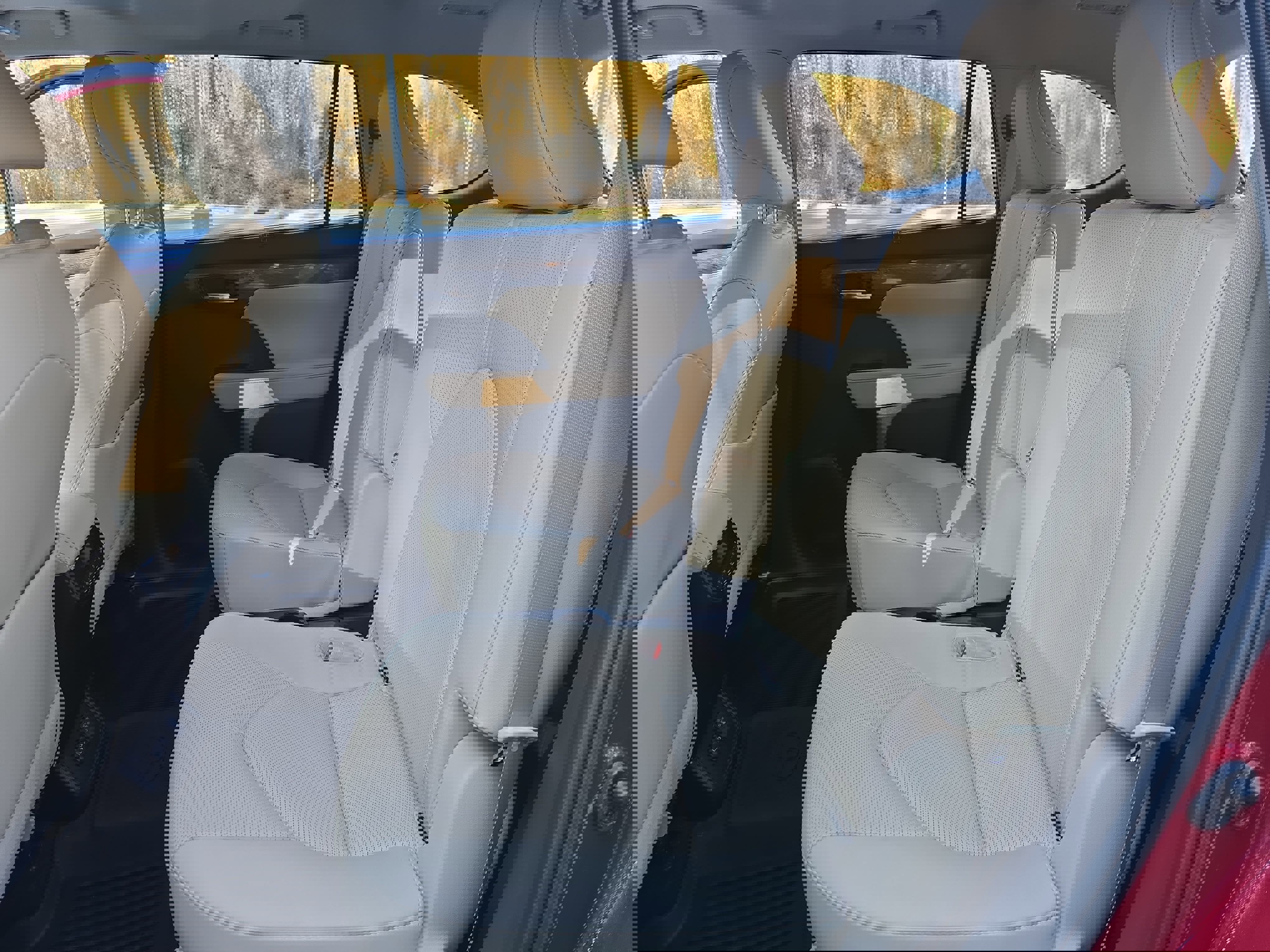 Used 2023 Toyota Highlander Limited image 16