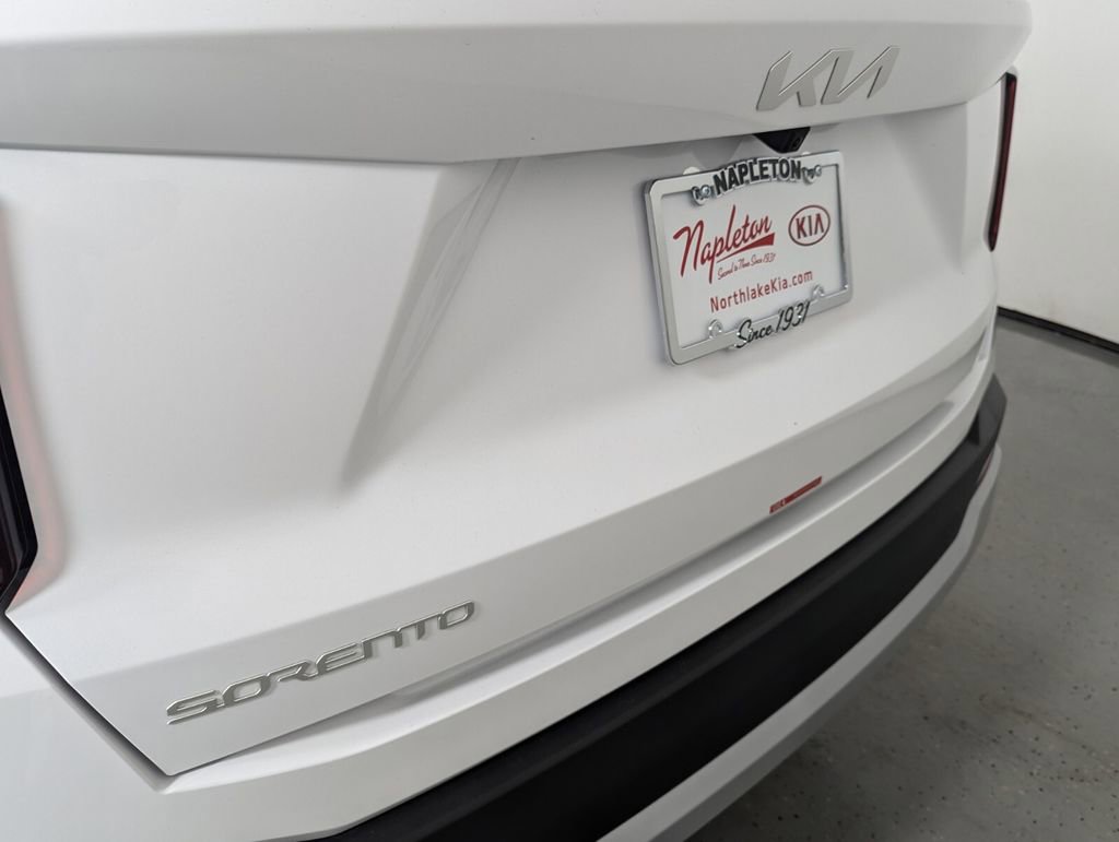 New 2025 Kia Sorento LX image 8
