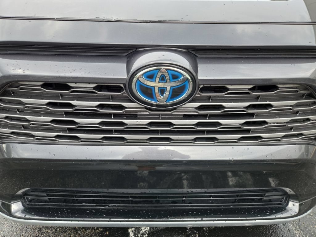 Used 2019 Toyota RAV4 XSE w/ XSE Weather Package AWD/4WD image 16