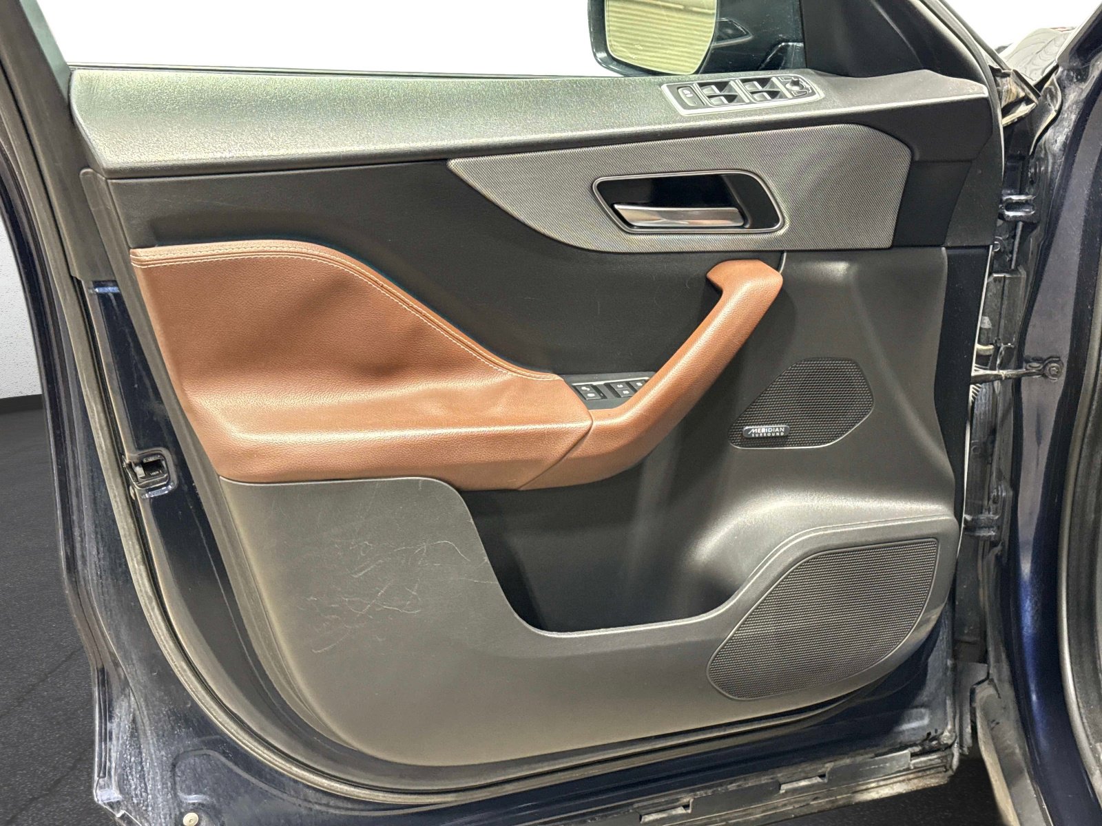 Used 2018 Jaguar F-PACE S image 19