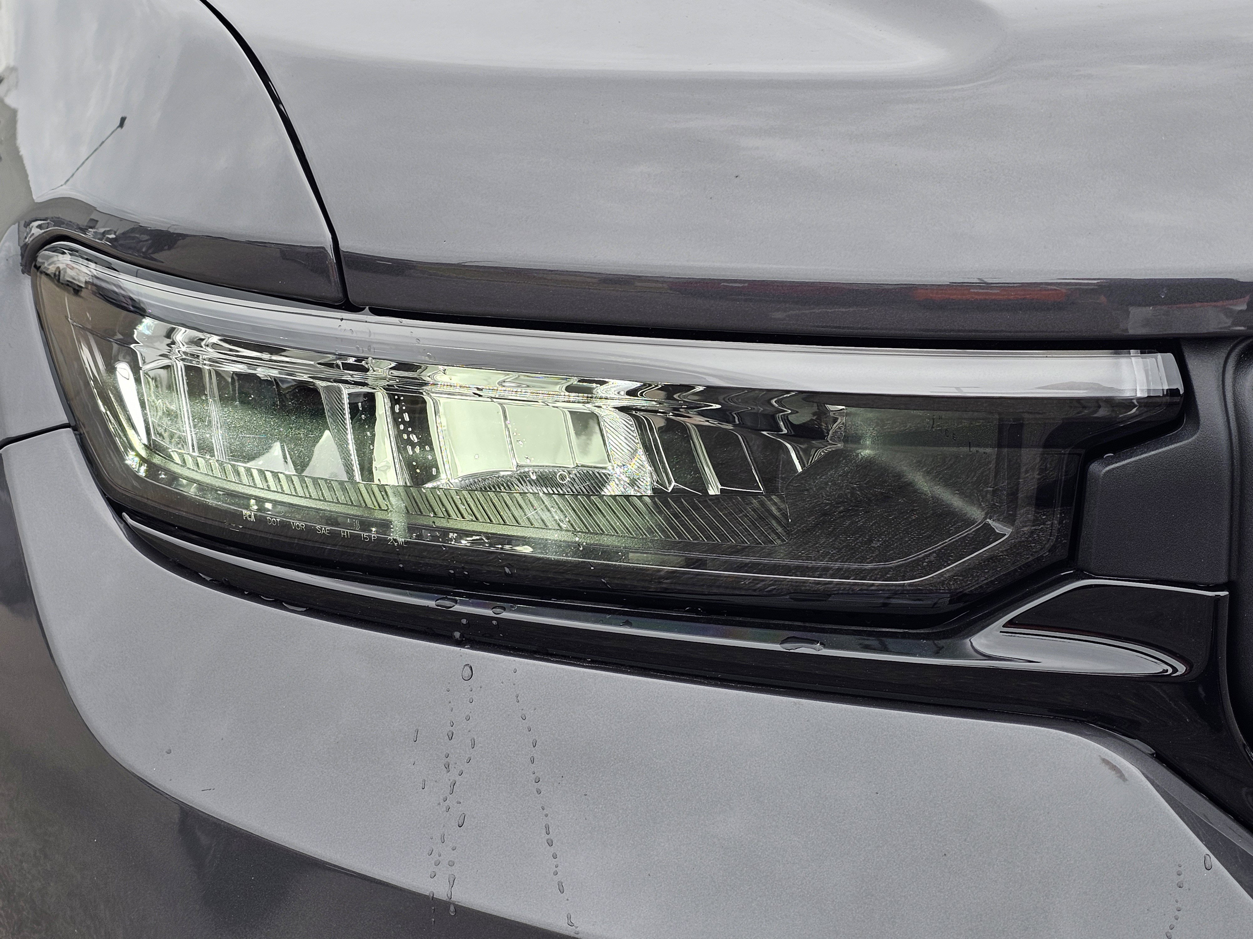 New 2025 Jeep Grand Cherokee Altitude image 4