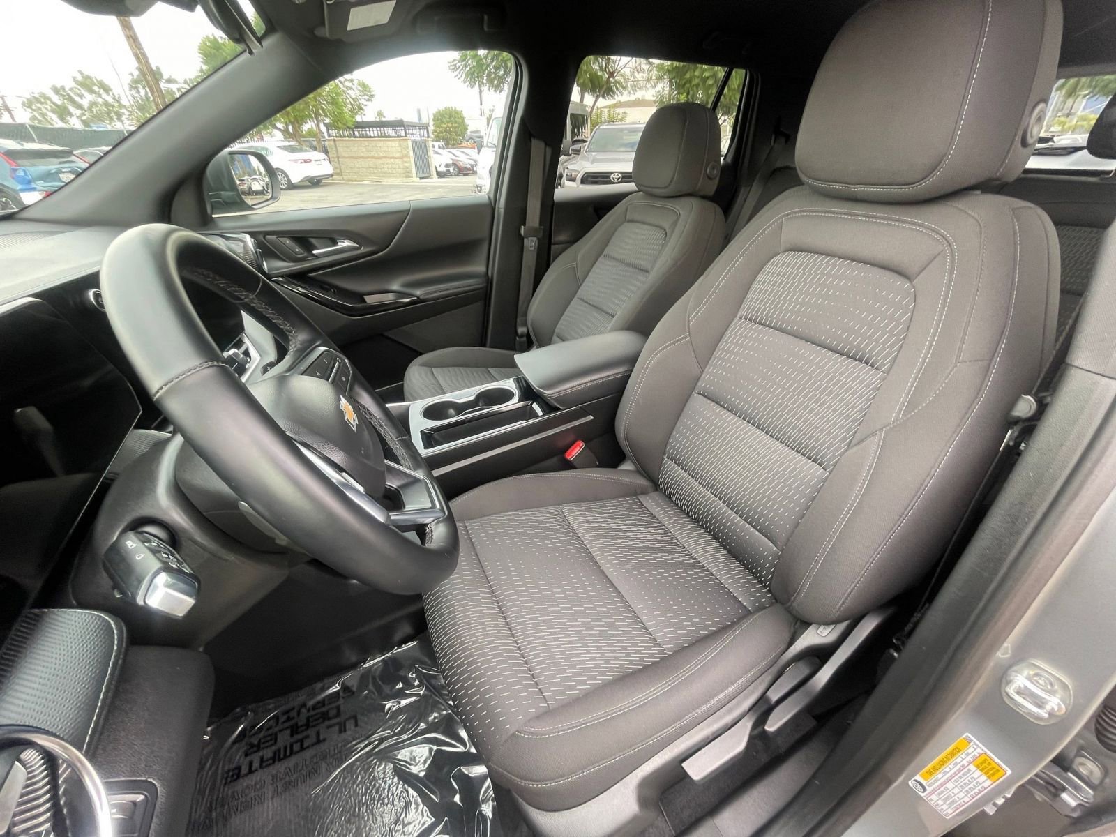 Used 2025 Chevrolet Equinox LT image 36