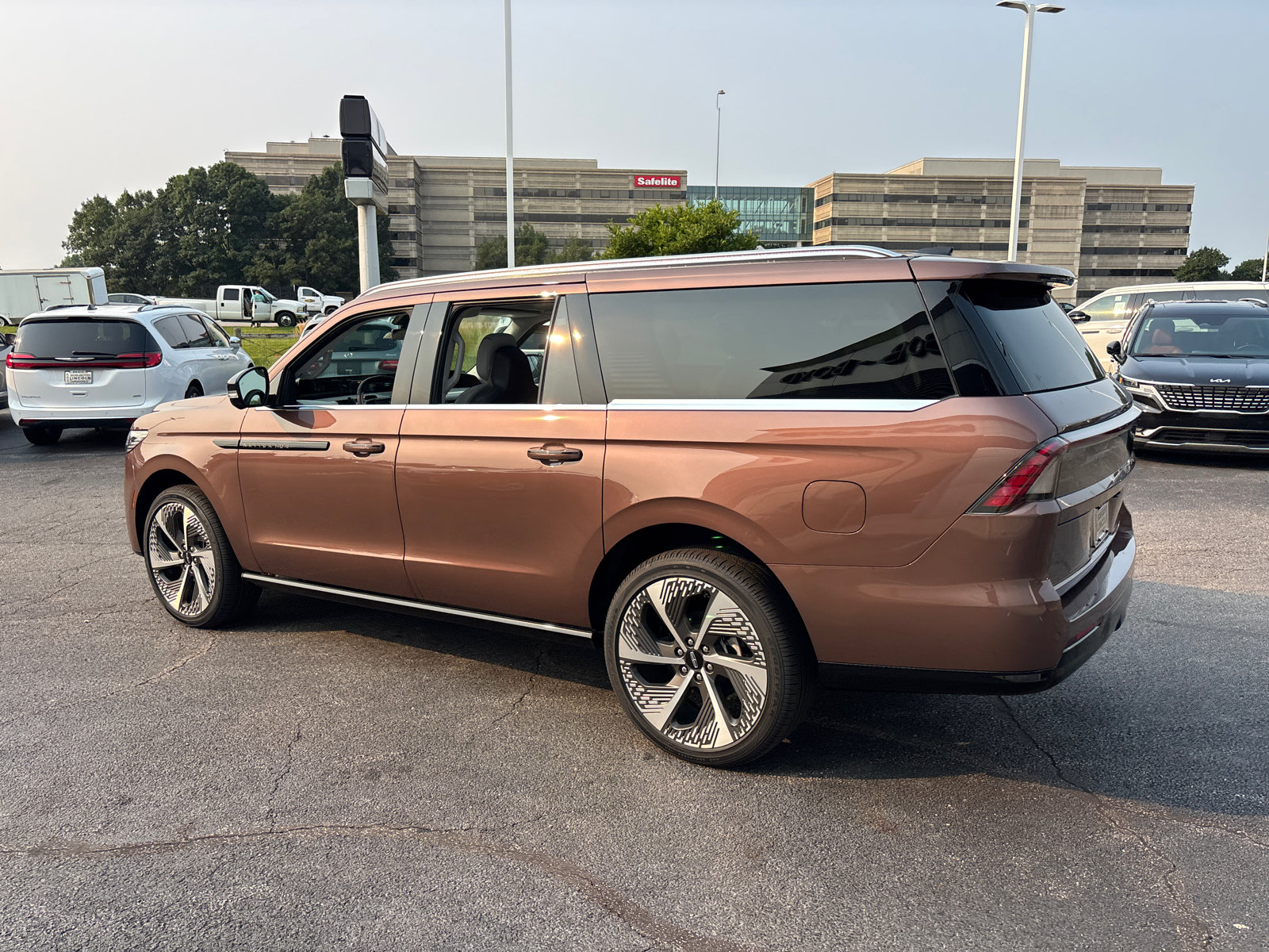 New 2027 Lincoln Navigator L Black Label AWD/4WD image 5