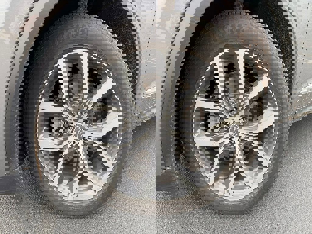 Used 2023 Acura MDX SH-AWD w/ Technology Package image 9