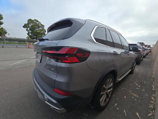 Used 2024 BMW X5 xDrive40i AWD/4WD image 3