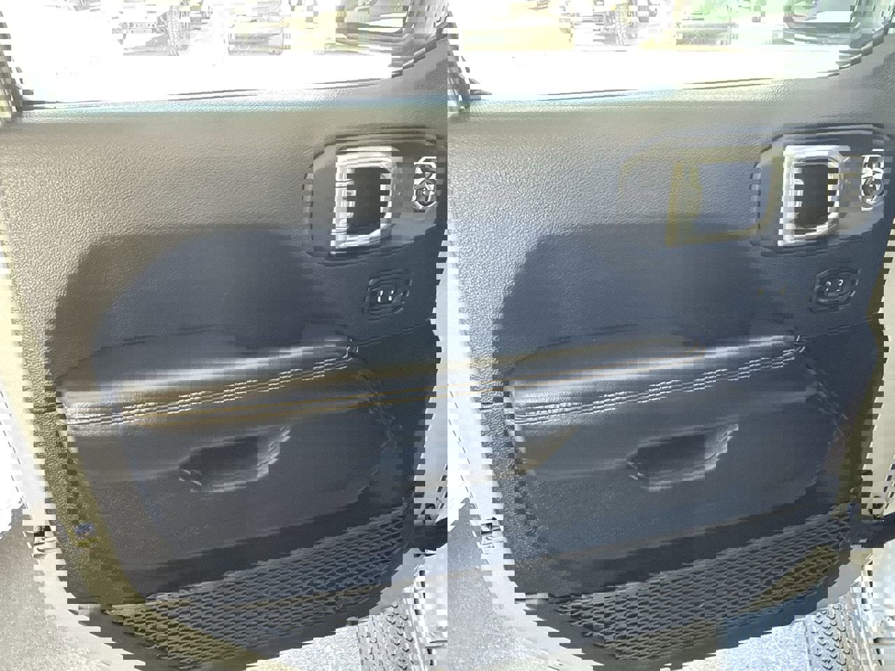 Used 2024 Jeep Wrangler Unlimited Sahara image 21