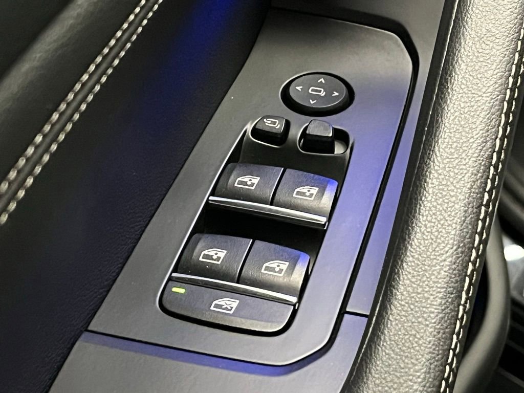 Used 2021 BMW X6 xDrive40i w/ M Sport Package AWD/4WD image 18