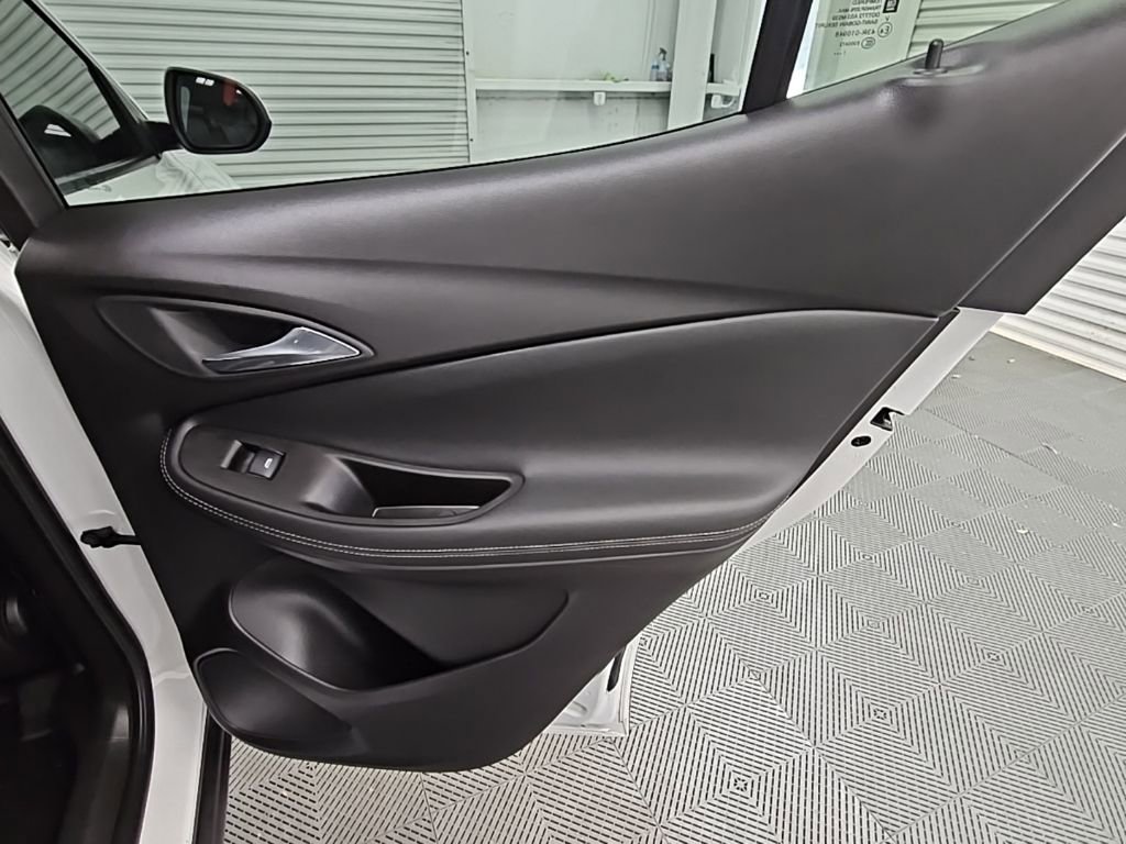 Used 2022 Buick Encore GX Essence w/ Experience Buick Package image 38