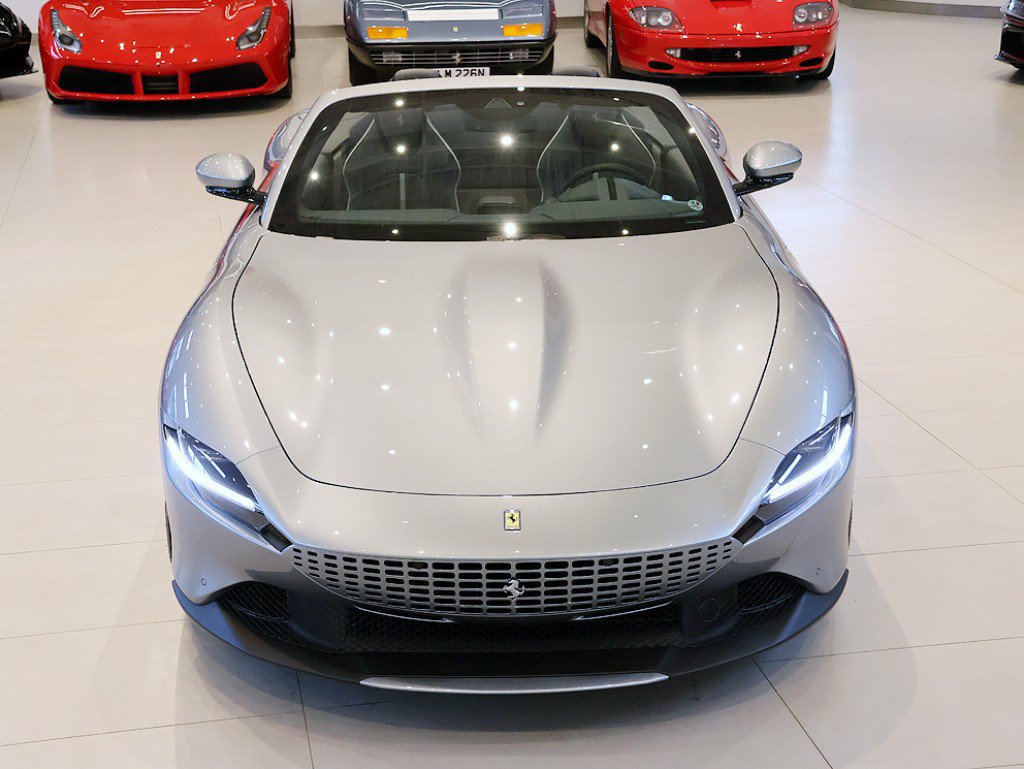 Certified 2026 Ferrari Roma Spider RWD image 24