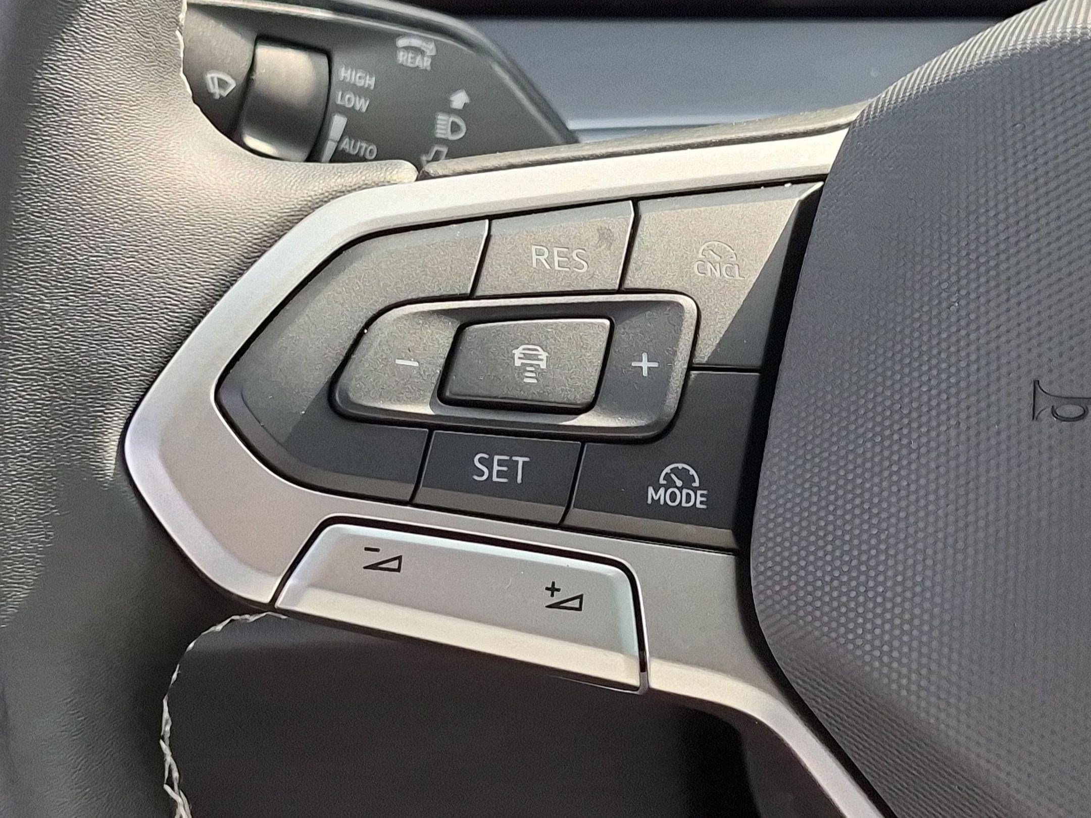 New 2026 Volkswagen Tiguan SE AWD/4WD image 18