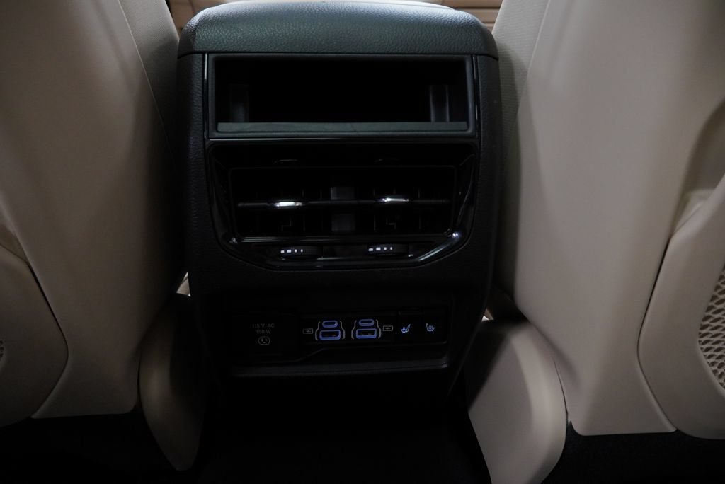 Used 2024 Jeep Grand Cherokee Limited 4xe AWD/4WD image 32