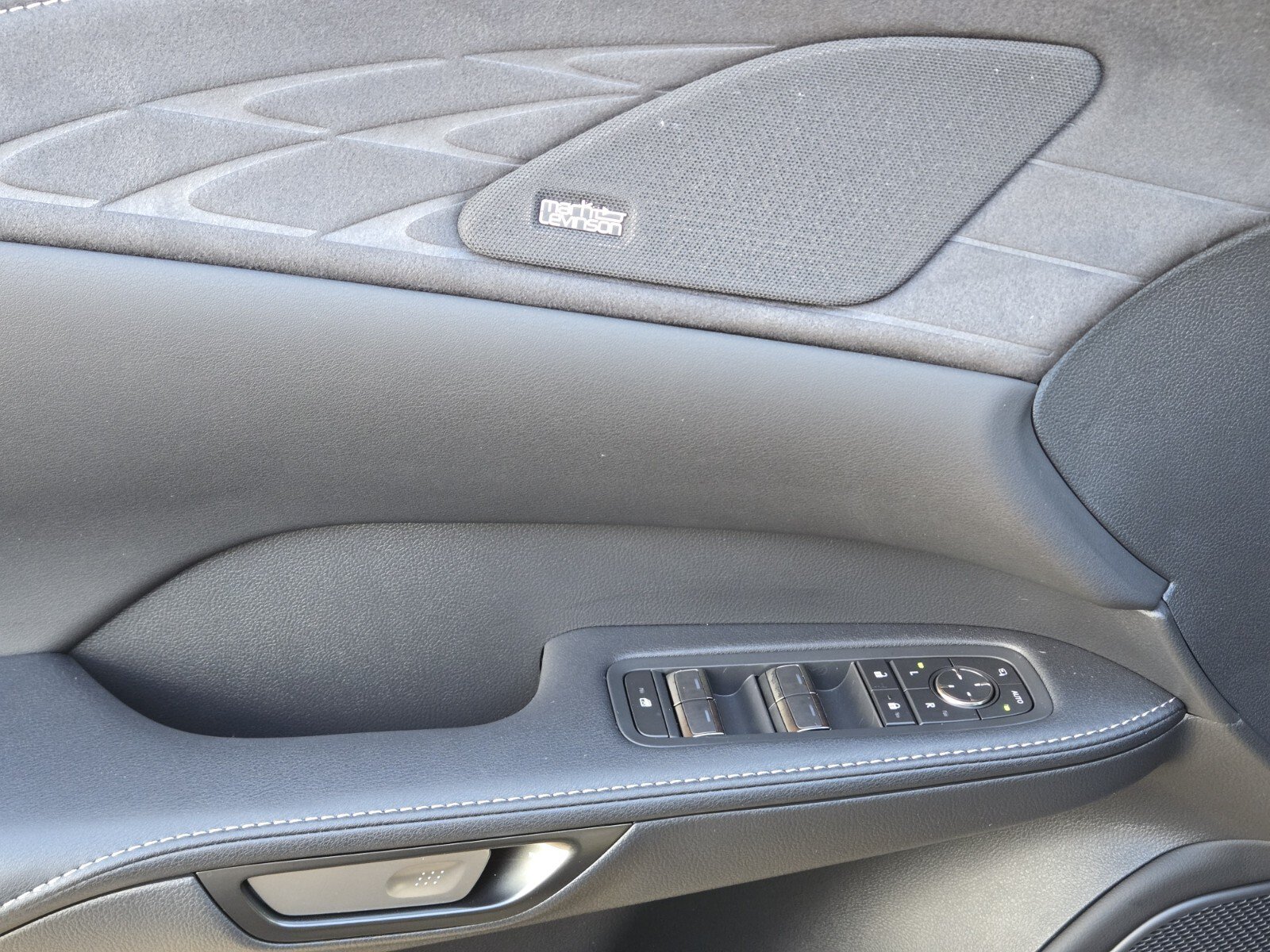 New 2026 Lexus RX 450h AWD image 9