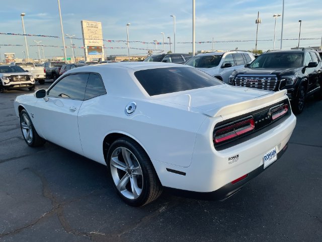 Used 2016 Dodge Challenger R/T RWD image 3