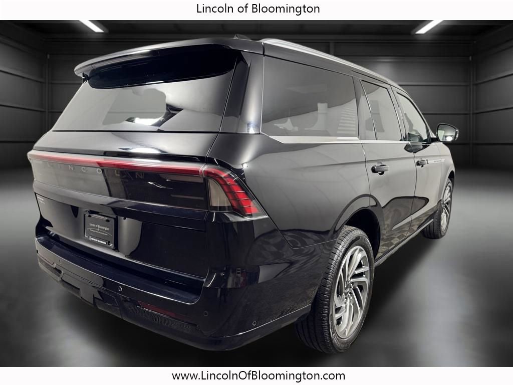 Certified 2025 Lincoln Navigator Reserve AWD/4WD image 6