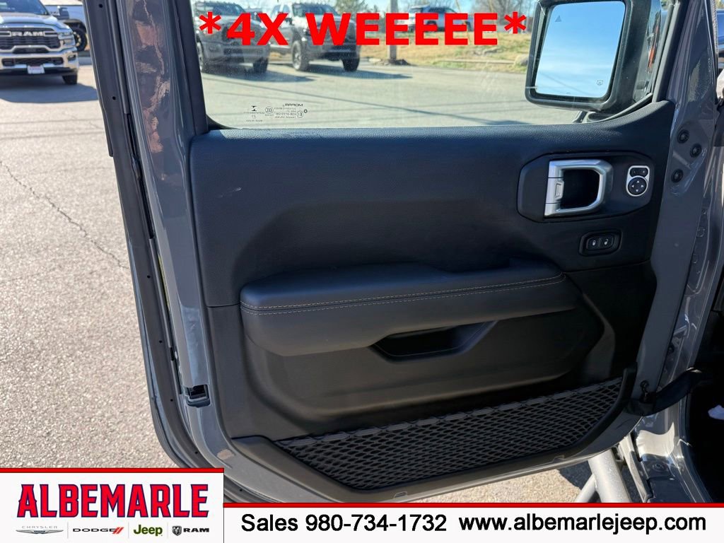 Used 2022 Jeep Wrangler Unlimited Sahara image 14