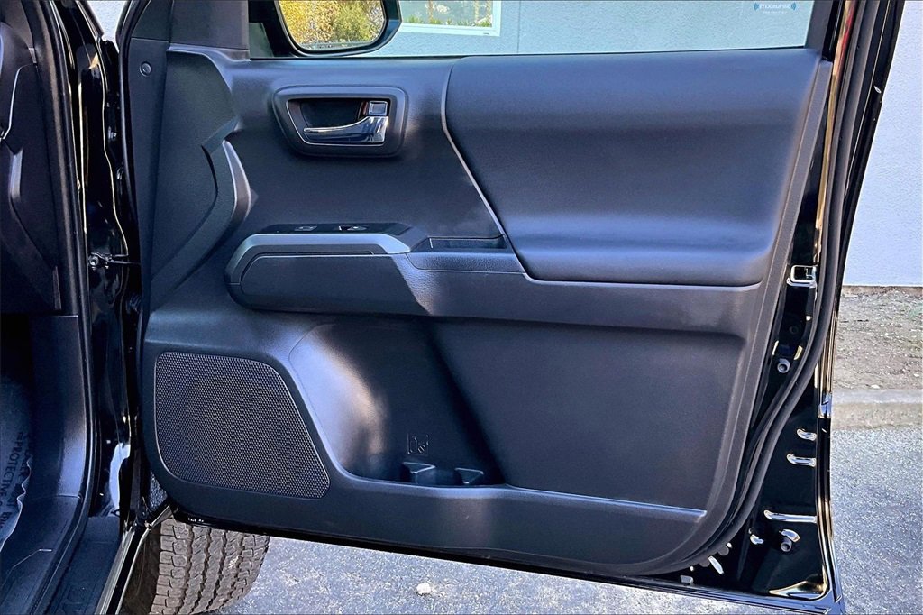 Certified 2023 Toyota Tacoma TRD Off-Road image 29