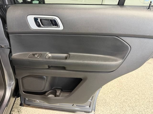 Used 2014 Ford Explorer XLT w/ Equipment Group 201A AWD/4WD image 23