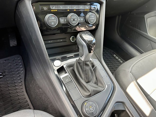 Certified 2024 Volkswagen Taos SE image 30