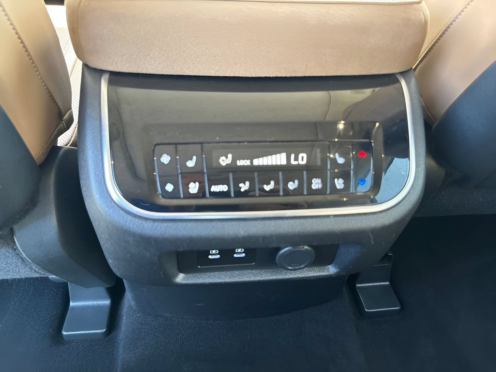 Used 2025 INFINITI QX80 Sensory AWD/4WD image 19