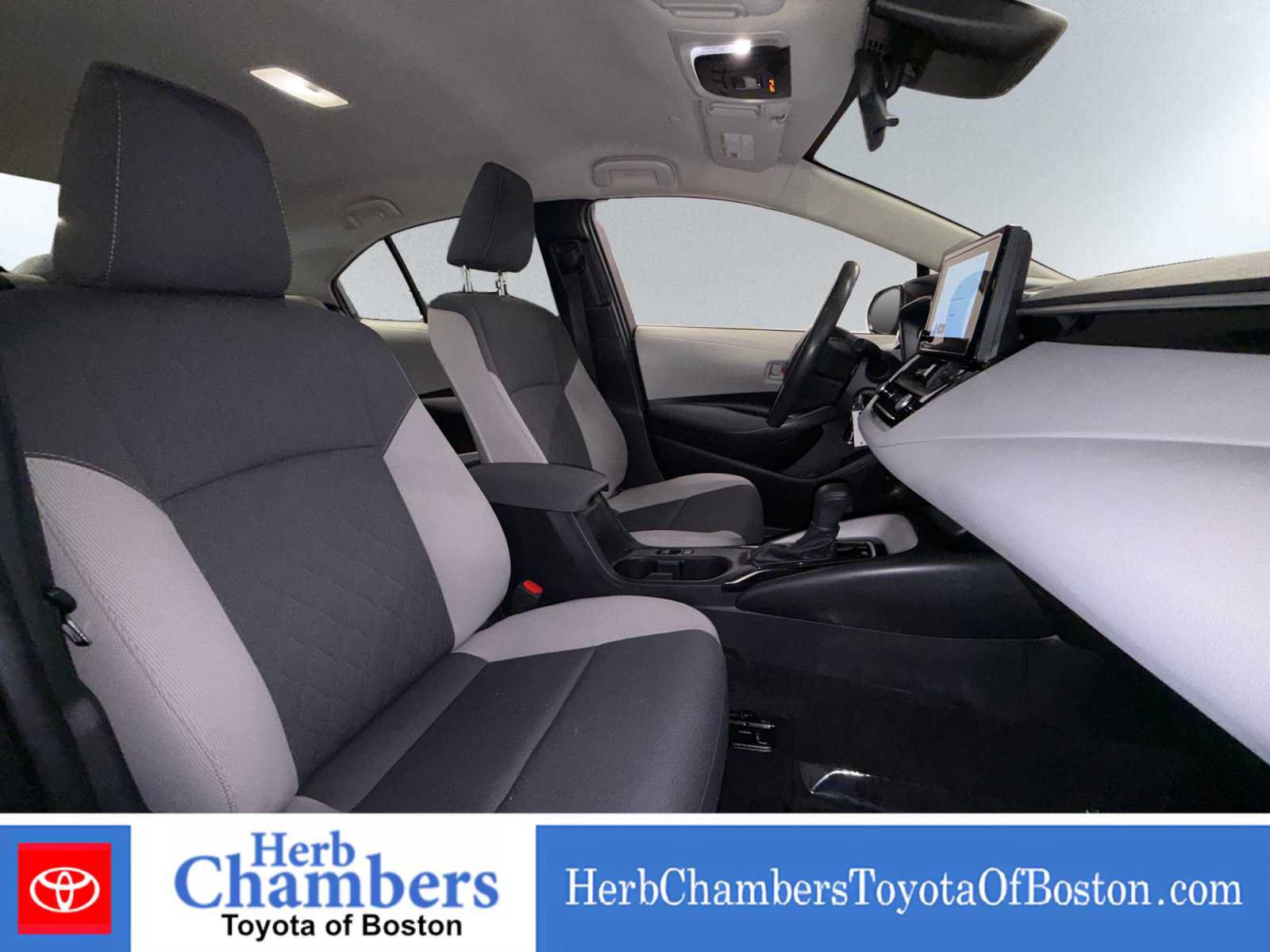 Used 2025 Toyota Corolla LE AWD/4WD image 17