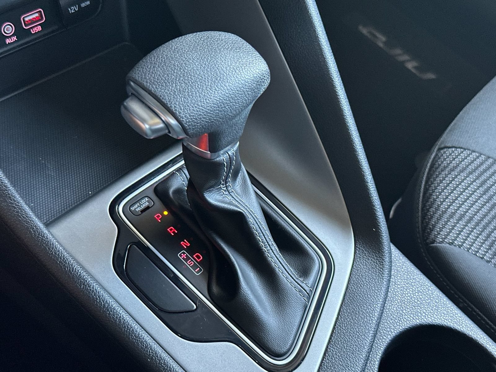 Used 2019 Kia Niro LX FWD image 22
