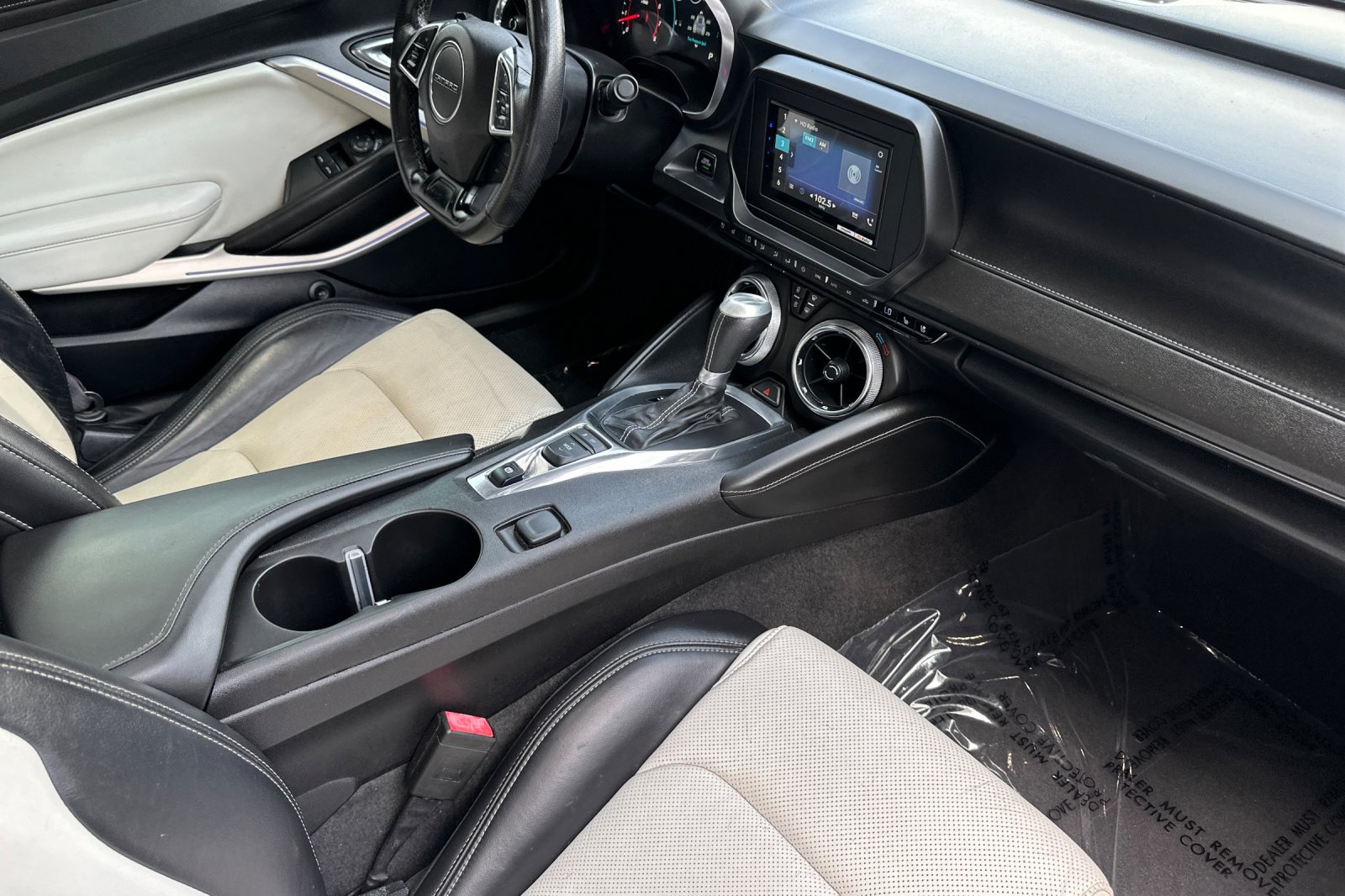 Used 2016 Chevrolet Camaro LT RWD image 18