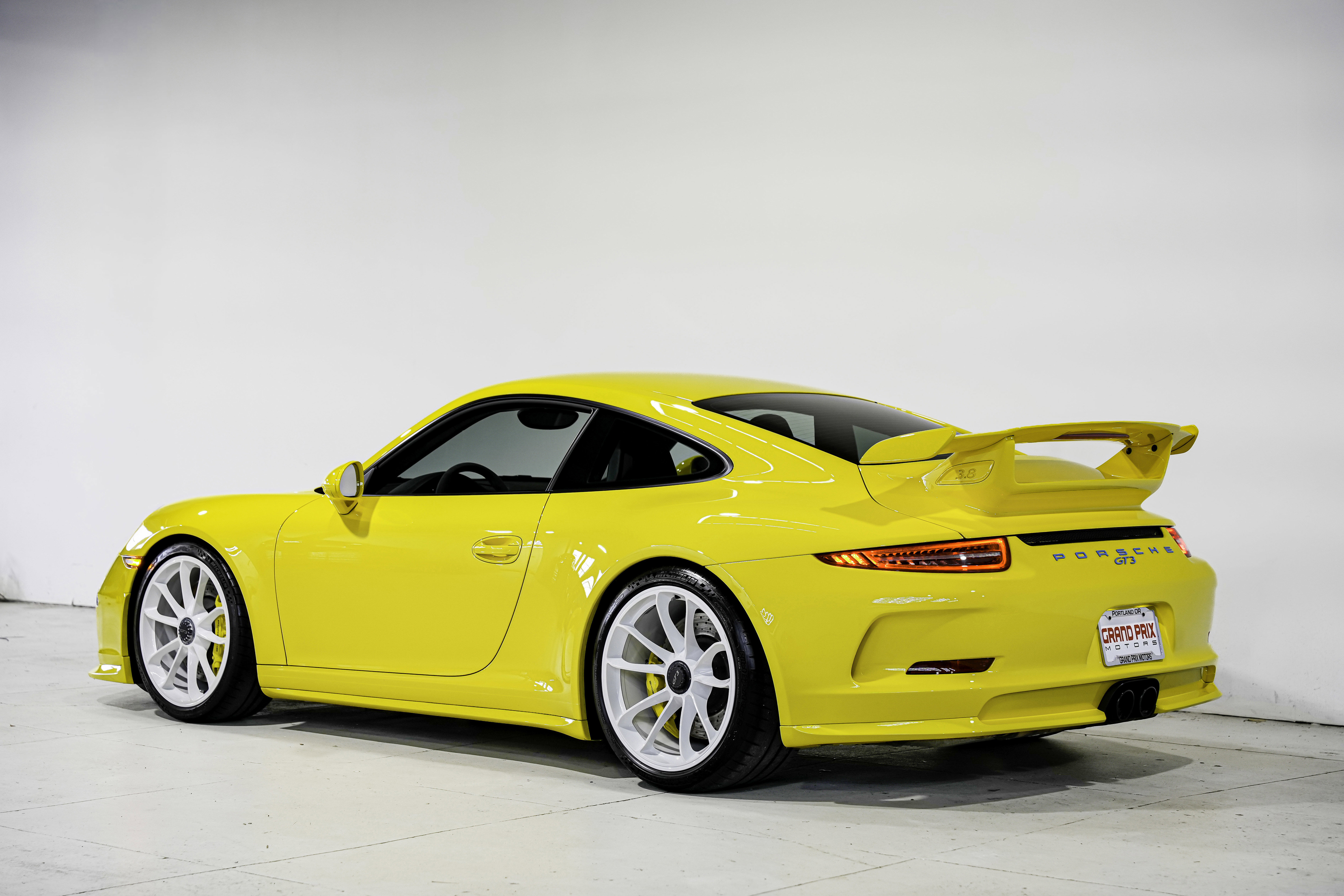 Used 2015 Porsche 911 GT3 image 8