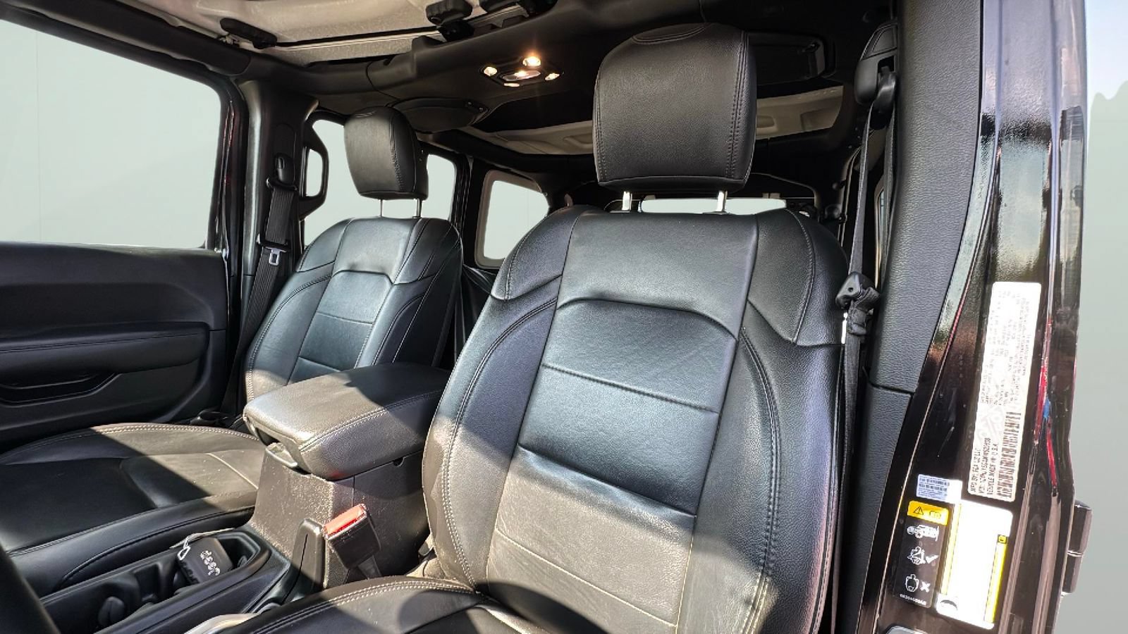 Used 2021 Jeep Wrangler Unlimited Sahara AWD/4WD image 13