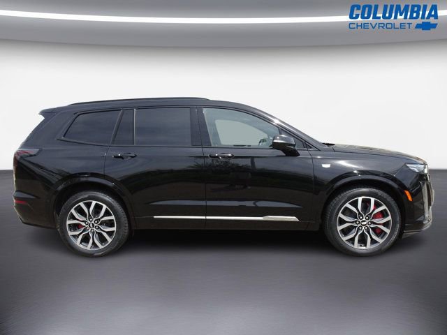 Used 2022 Cadillac XT6 Sport w/ Platinum Package image 2