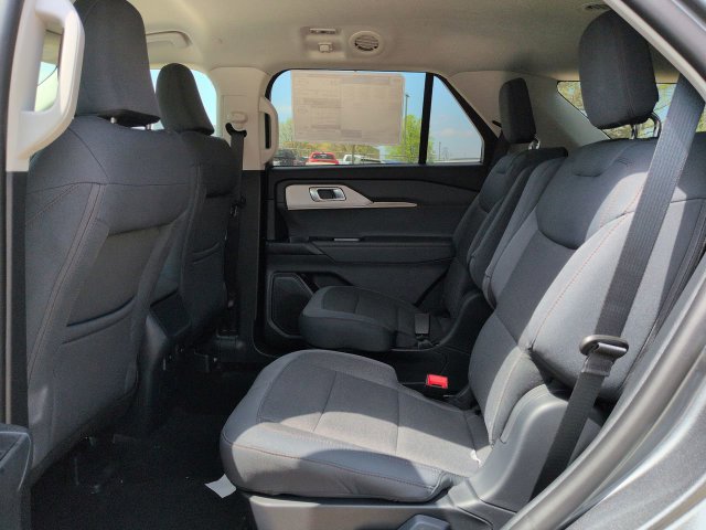 New 2026 Ford Explorer Active RWD image 14