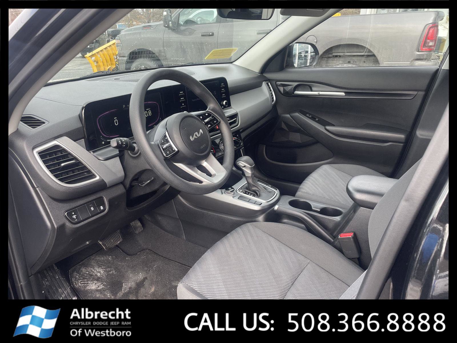 Used 2024 Kia Seltos LX image 9