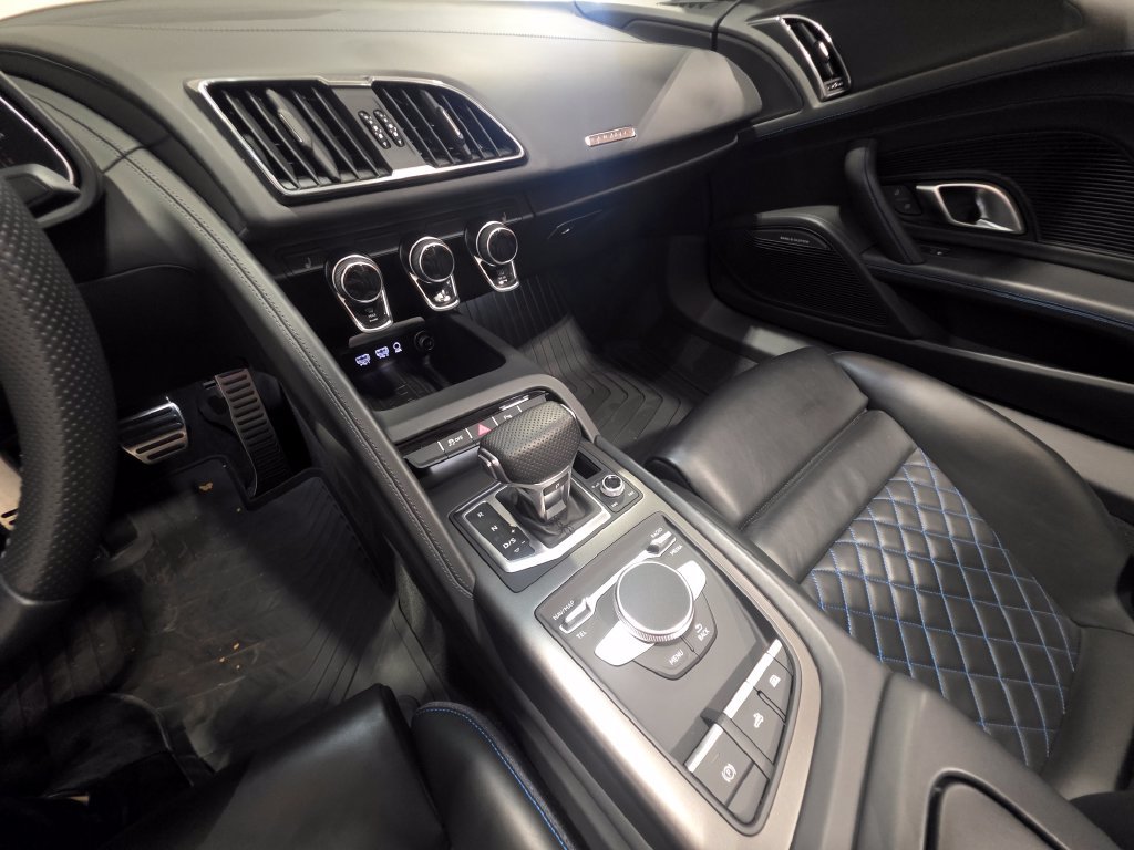 Used 2020 Audi R8 V10 AWD/4WD image 21
