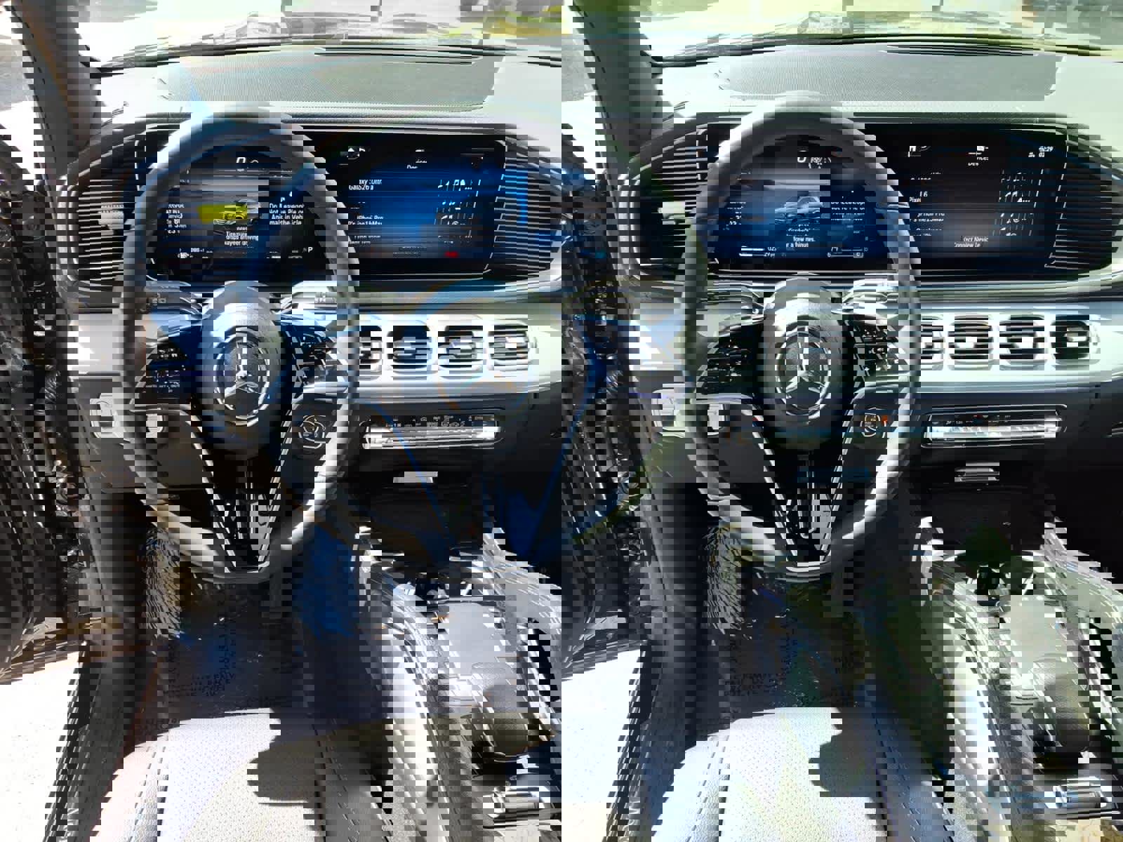 Used 2025 Mercedes-Benz GLS 450 4MATIC image 14