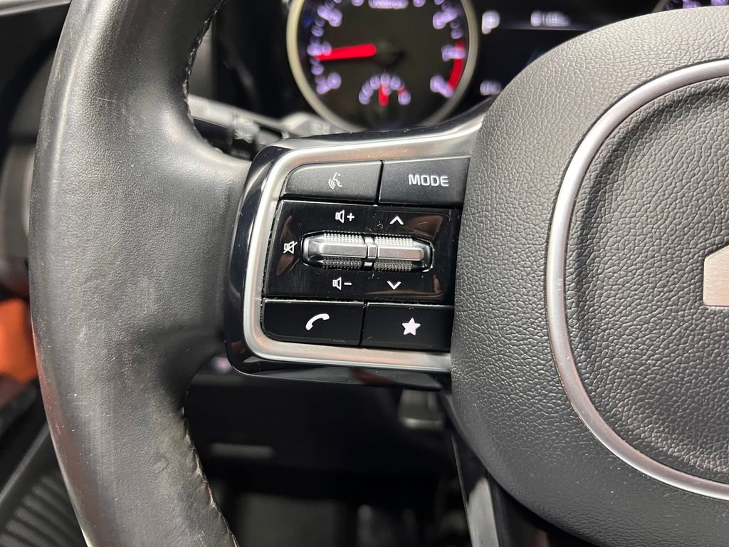 Used 2022 Kia Carnival SX w/ Paint Protection Package image 10
