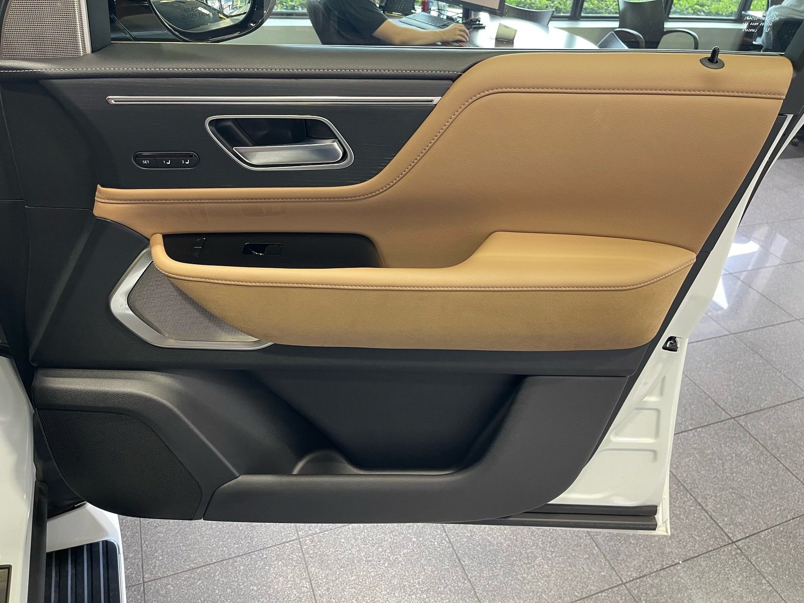 Used 2025 INFINITI QX80 Sensory AWD/4WD image 41