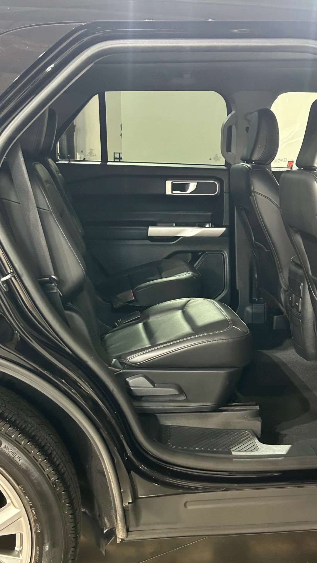 Used 2023 Ford Explorer XLT w/ Equipment Group 202A AWD/4WD image 65