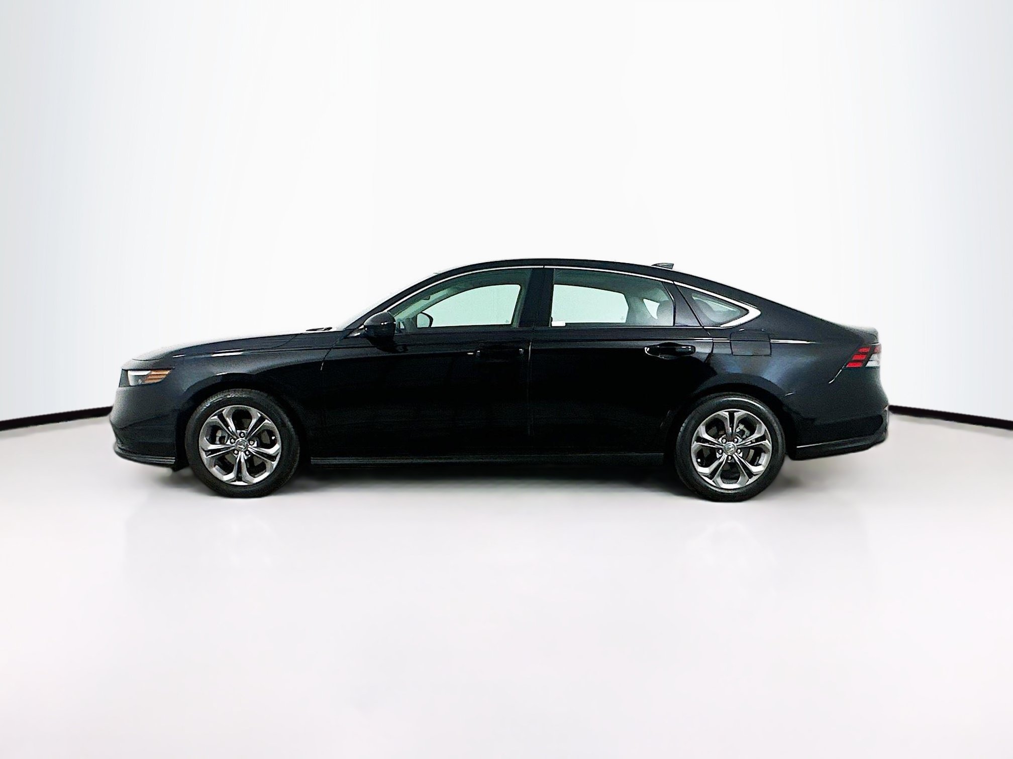 Used 2024 Honda Accord EX image 4