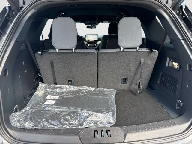 New 2027 Ford Explorer Active RWD image 12