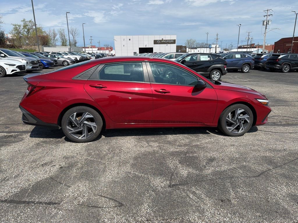 Certified 2025 Hyundai Elantra Sport image 8