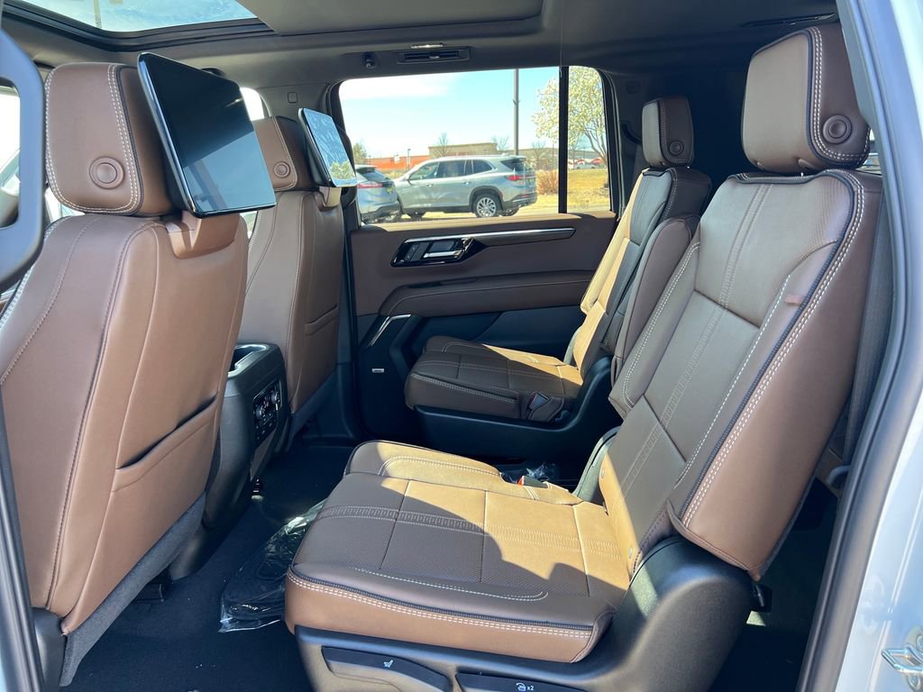 New 2026 Chevrolet Suburban High Country image 25