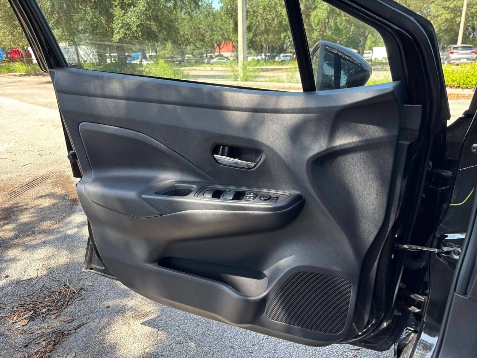 Used 2025 Nissan Versa SV FWD image 18