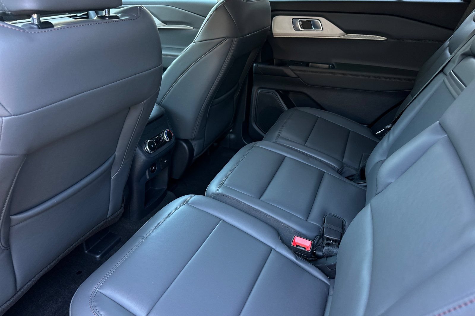 New 2026 Ford Explorer Active w/ Active Comfort Package RWD image 11