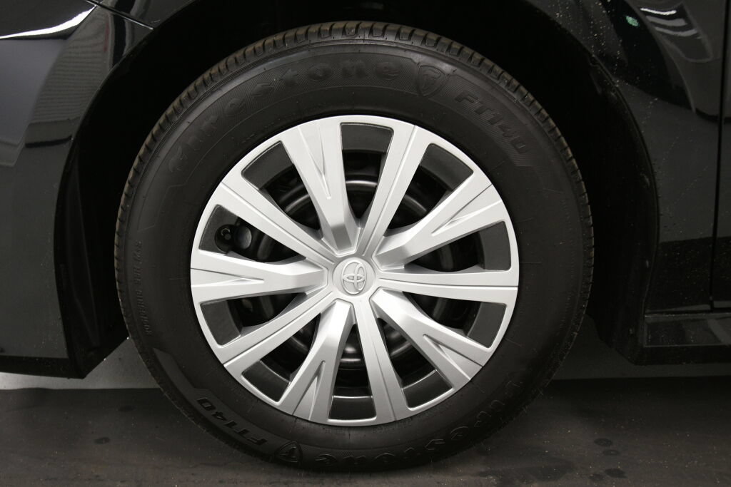 Used 2022 Toyota Camry LE FWD image 30