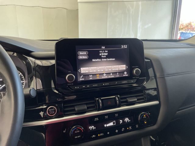 Certified 2024 Nissan Pathfinder SV w/ SV Premium Package image 29